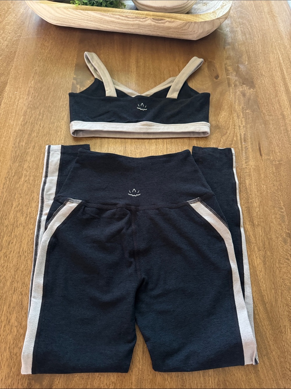 Beyond Yoga Women’s Leggings and Sports Bra - Picture 3 of 7